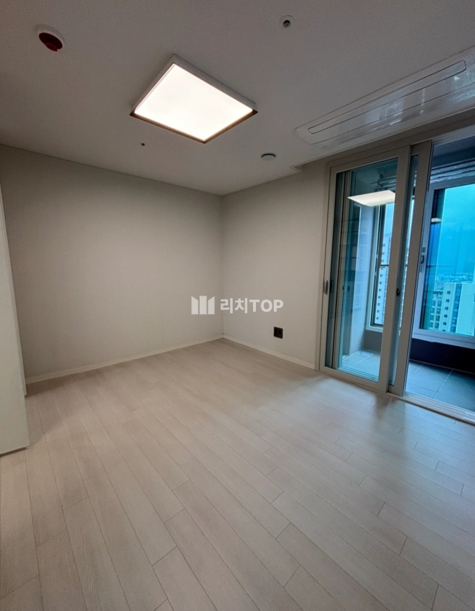 경남 창원시 성산구 가음동 \u2714 자이시그니처 105동 확트인 뷰 확장형 시스템에어컨 4 월세도가능 전세 매물번호 12172 사진 4