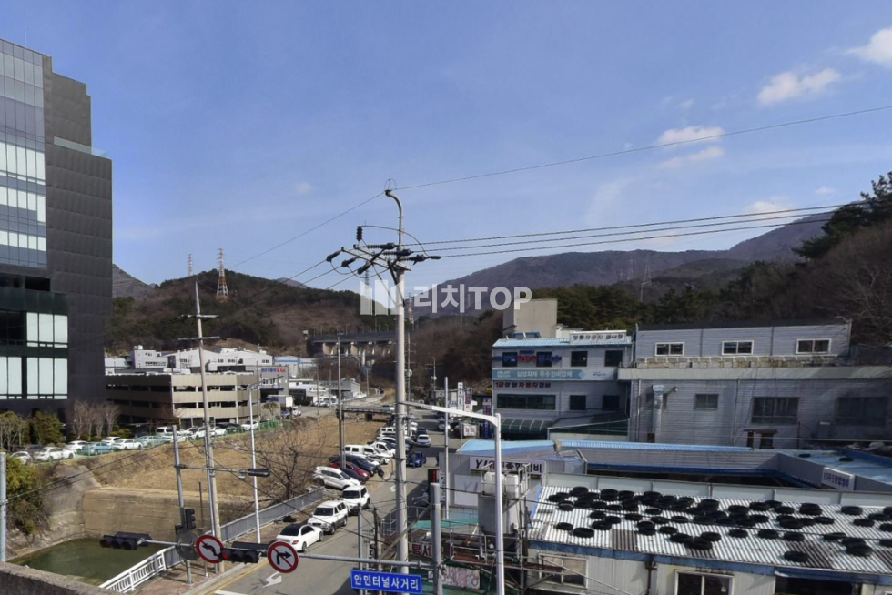 경남 창원시 성산구 성주동 창원 성산구 성주동 자동차 전시장 인근 공장 , 대형차량 진입 가능 매매 매물번호 12183 사진 1