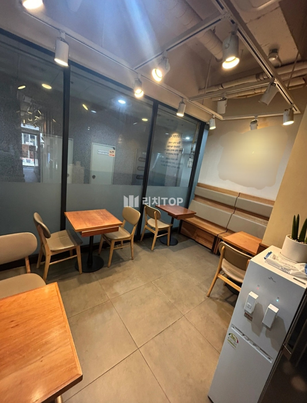 경남 창원시 성산구 성주동 \u2714 성주동 프랜차이즈 김밥집 양도양수 고매출!!! 월세 매물번호 12206 사진 3