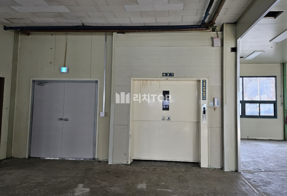 경남 창원시 성산구 신촌동 최근리모델링 300평 공장 , 사무실 화장실 포함 강추임대 월세 매물번호 12233 사진 5