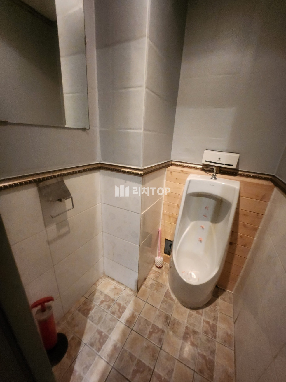 경남 창원시 성산구 상남동 상남동 위치 최상, 시설S급 룸4개 노래방 임대, 빠른 임차시 시설금 조율가능 월세 매물번호 12284 사진 2