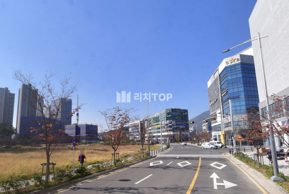 경남 창원시 의창구 중동 창원 중동 유니시티 상권 1층 100평 대형 식당 프랜차이즈 임대 월세 매물번호 12334 사진 1