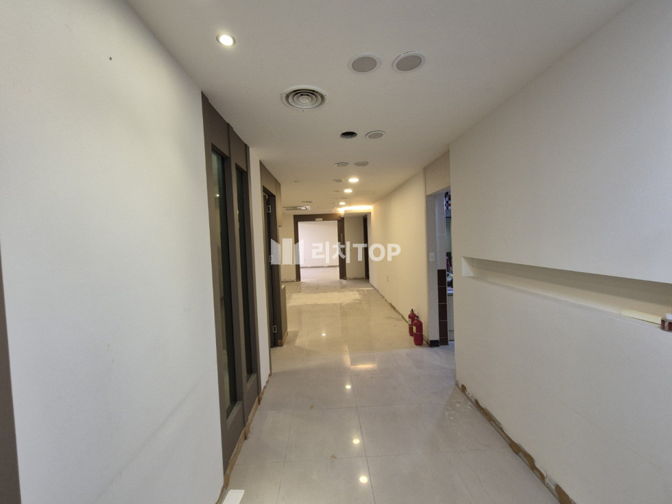 경남 창원시 성산구 대방동 대방중학교 인근 깔끔한 사무실용 상가 임대 월세 매물번호 12348 사진 1