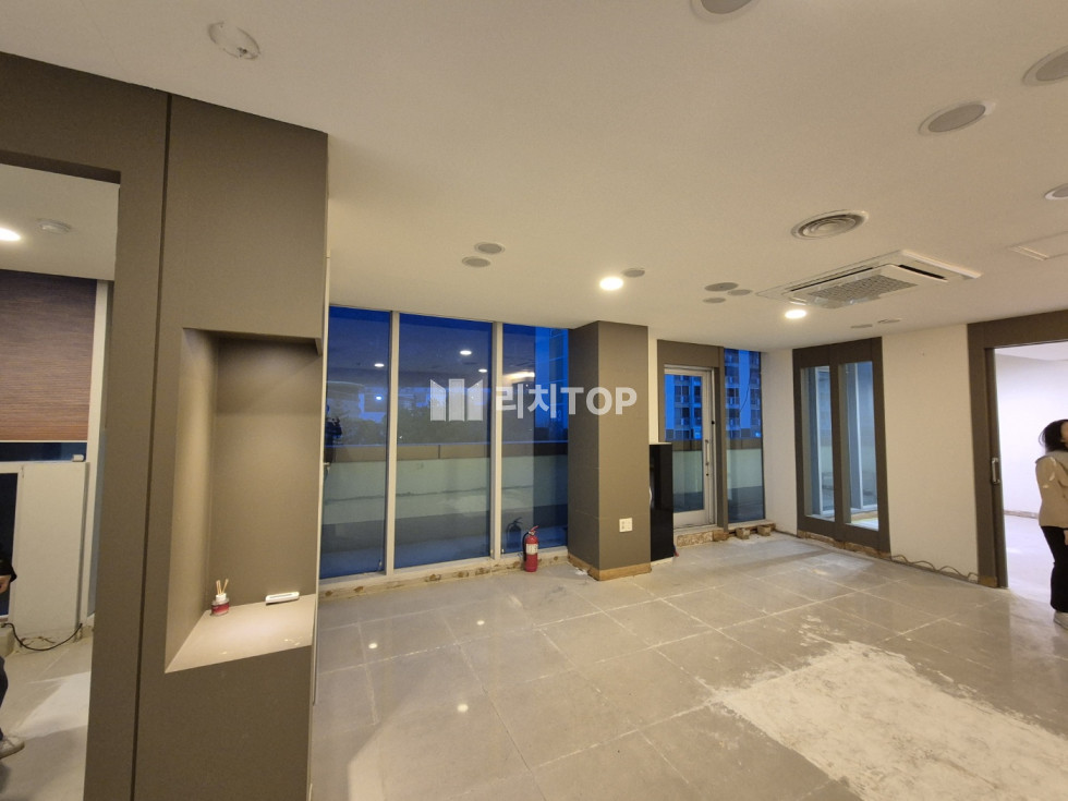 경남 창원시 성산구 대방동 대방중학교 인근 깔끔한 사무실용 상가 임대 월세 매물번호 12348 사진 5