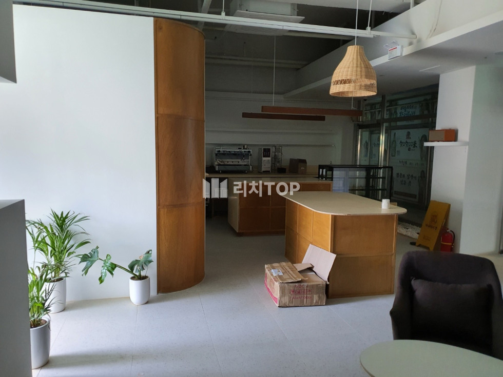 경남 창원시 의창구 사림동 \u2714\ufe0f 사림동 우영프라자 내 베이커리점 양도양수 매매도 가능 월세 매물번호 12399 사진 2