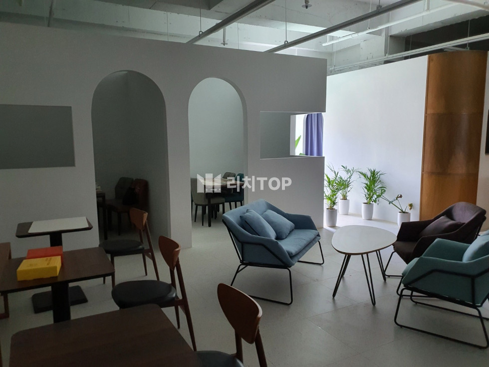 경남 창원시 의창구 사림동 \u2714\ufe0f 사림동 우영프라자 내 베이커리점 양도양수 매매도 가능 월세 매물번호 12399 사진 3