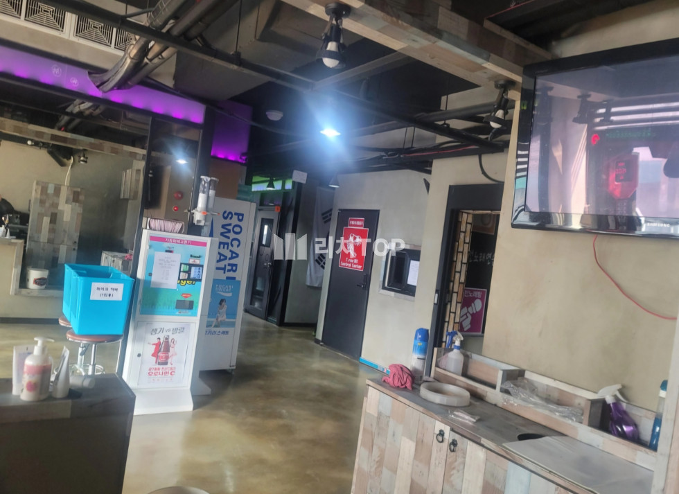 경남 창원시 의창구 봉곡동 \u2714\ufe0f 봉곡동 2층 대형 평수 노래방 무권리 임대 다른업종도 가능 월세 매물번호 12445 사진 3