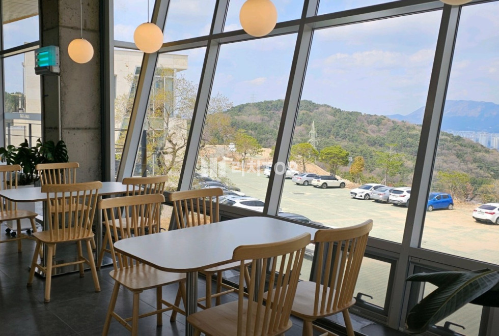 경남 창원시 성산구 안민동 \u2714\ufe0f 안민동 주차장 아주 넓은 유명 베이커리 양도양수/ 다른 업종도 가능 월세 매물번호 12483 사진 4