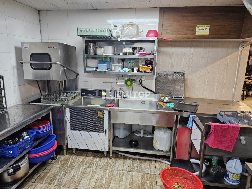 경남 창원시 성산구 대방동 성원3차아파트 상가내 관리 잘 된 고깃집 월세 매물번호 12497 사진 2