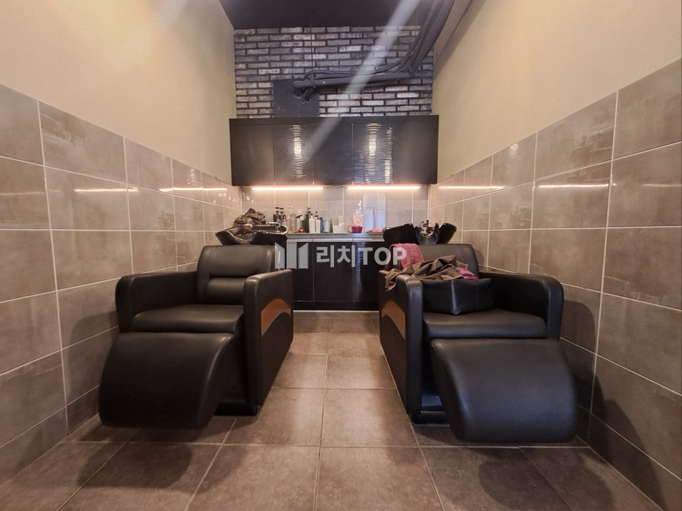 경남 창원시 의창구 팔용동 팔용동 중학교 인근 , 1층 미용실 양도양수 월세 매물번호 12546 사진 2
