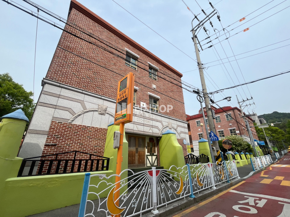 경남 창원시 성산구 사파동 \u2714\ufe0f 사파동 노유자시설 건물 전체 매매 중정 있는 건물 주변 재건축 호재 있음 매매 매물번호 12599 사진 14