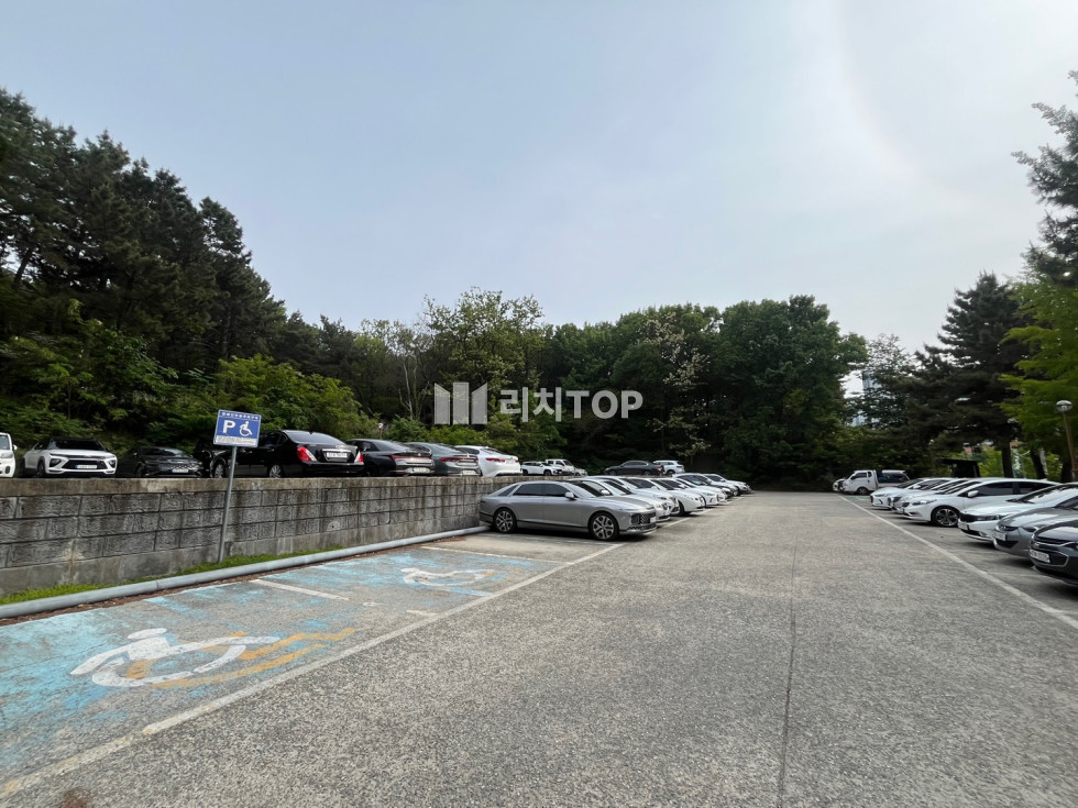 경남 창원시 성산구 사파동 \u2714\ufe0f 사파동 노유자시설 건물 전체 매매 중정 있는 건물 주변 재건축 호재 있음 매매 매물번호 12599 사진 18