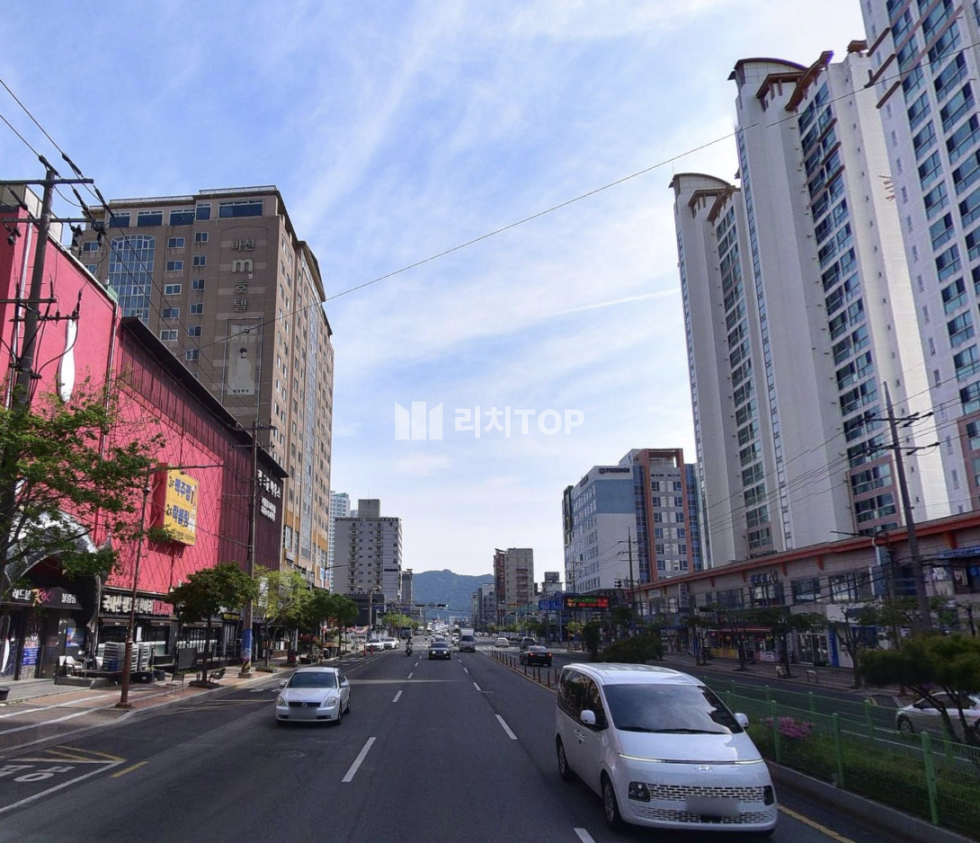 경남 창원시 마산합포구 동성동 마산 동성동 어시장입구 사거리코너각지 1층 위치 최상 대형상가 임대 월세 매물번호 12602 사진 1