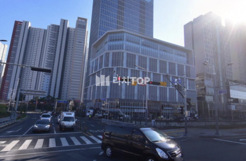 경남 창원시 의창구 중동 렌트프리) 창원 중동 어반브릭스 인근 신축 메디컬빌딩 1층 약국 자리 임대 10평 / 20평 월세 매물번호 12603 사진 1