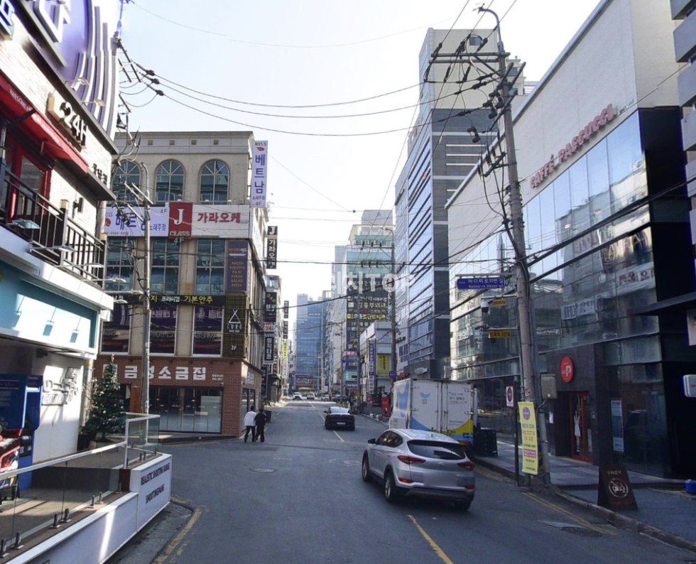 경남 창원시 성산구 상남동 창원 상남동 2,3층 통임대 가능 230평 대형 프리미엄 점포 월세 매물번호 12682 사진 1