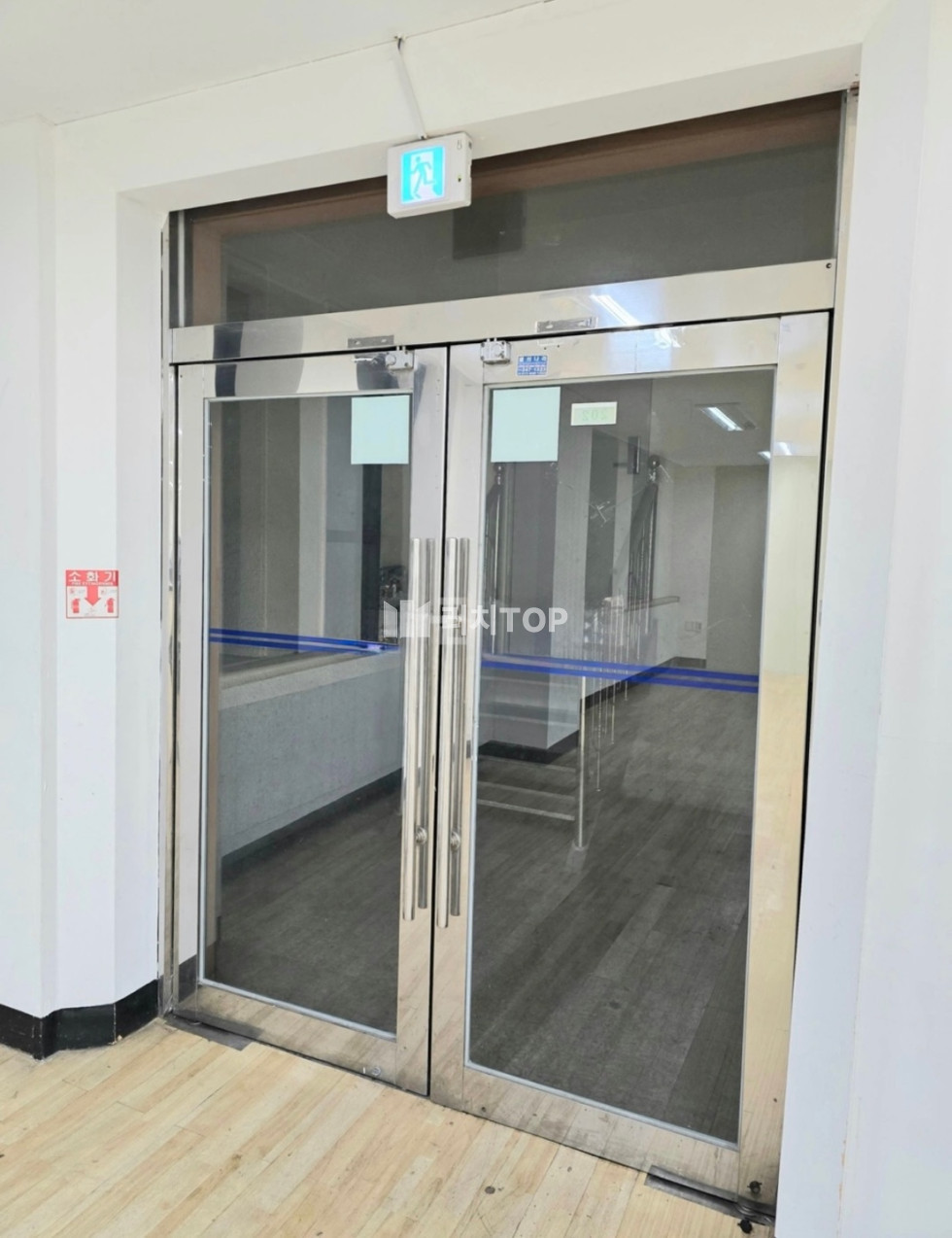 경남 창원시 마산합포구 남성동 \u2714\ufe0f 마산 창동 부림시장 입구 제일 큰 건물 2층 임대 병원,사무실,체육시설등 추천 월세 매물번호 12786 사진 4