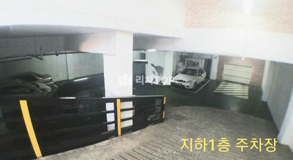 경남 창원시 마산합포구 남성동 \u2714\ufe0f 마산 창동 부림시장 입구 제일 큰 건물 2층 임대 병원,사무실,체육시설등 추천 월세 매물번호 12786 사진 7