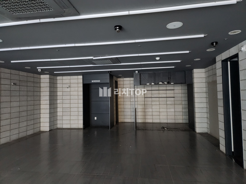 경남 창원시 의창구 도계동 \u2714\ufe0f 도계동 대형 프랜차이즈 판매점 했던 자리 무권리 임대 분할도 가능 은행 추천 월세 매물번호 12882 사진 4