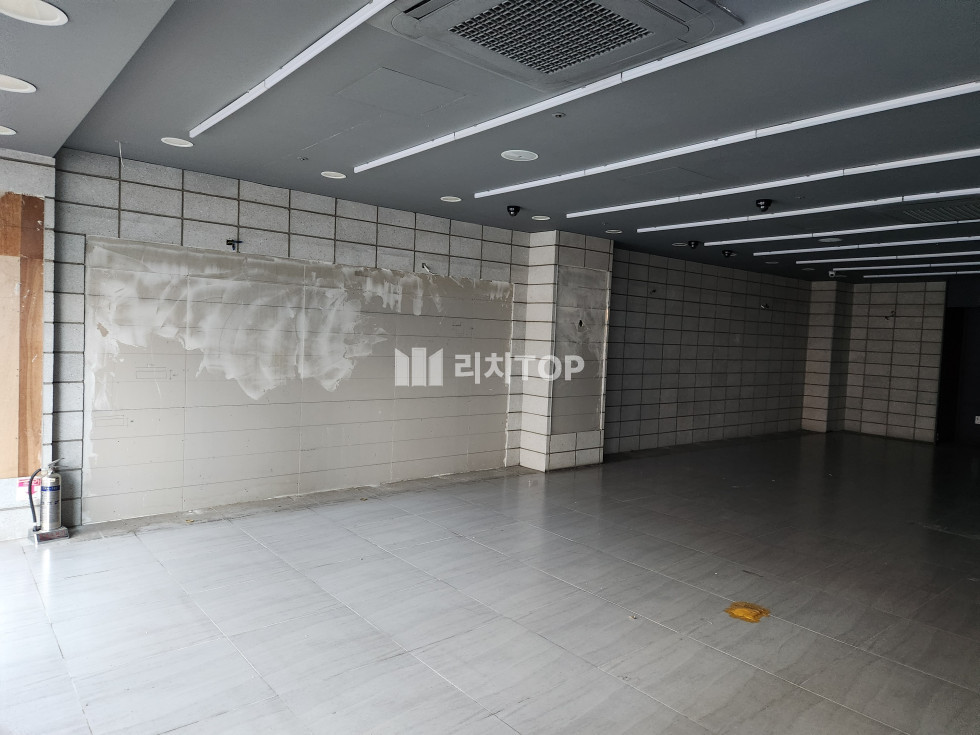 경남 창원시 의창구 도계동 \u2714\ufe0f 도계동 대형 프랜차이즈 판매점 했던 자리 무권리 임대 분할도 가능 은행 추천 월세 매물번호 12882 사진 5