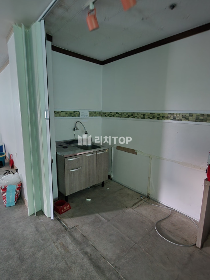 경남 창원시 의창구 도계동 \u2714\ufe0f 도계동 사무실 자리 4층 임대 큰도로변 월세 매물번호 12884 사진 3