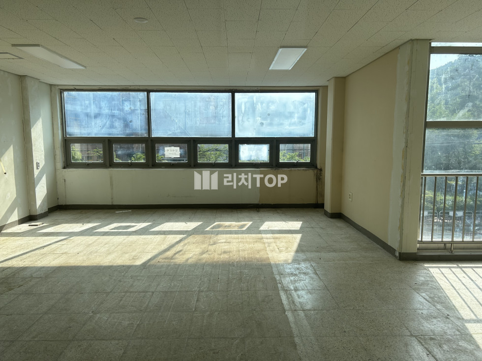 경남 창원시 의창구 봉림동 봉림동 아파트 단지내상가 미용실, 뷰티샵, 디저트샵 등 월세 매물번호 12890 사진 2