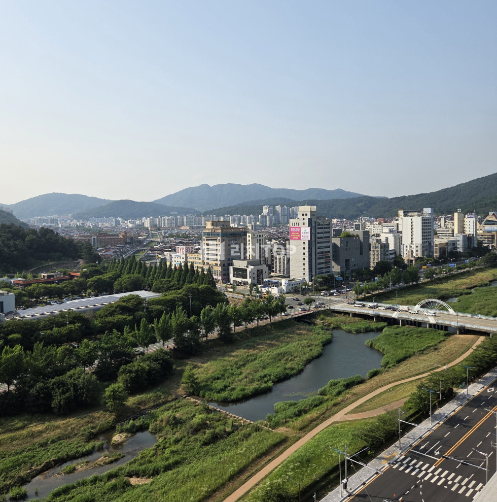 경남 창원시 성산구 대원동 창원천뷰 포세린타일 주방특화 기능성오븐 오브제냉장고 클린현관 조합원 전세 매물번호 13006 사진 5
