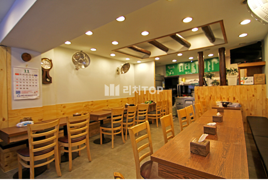 경남 창원시 성산구 상남동 \u2714\ufe0f상남동 식당임대 \u2714\ufe0f실58평 \u2714\ufe0f무권리 (창업비용 최소화) \u2714\ufe0f식당하기 아주 좋은입지 (낮.밤 유동인구 및 배달수요 풍부) \u2714\ufe0f전면넓고 가시성 최고! \u2714\ufe0f식당/음식점 인테리어 시설 완비 \u2714\ufe0f(입지+평수) 대비 저렴한 월세 \u2714\ufe0f저렴한 관리비(단독건물) \u2714\ufe0f최소비용으로 식당 오픈 가능 월세 매물번호 13037 사진 1