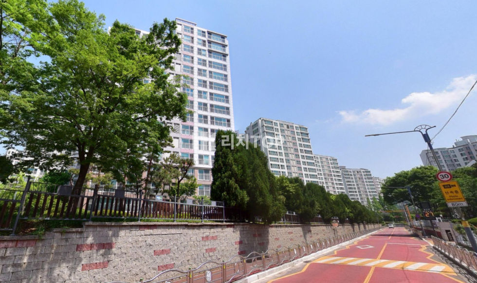경남 창원시 의창구 명서동 \u2705\ufe0f창원 명서동 두산위브 아파트 \u2705\ufe0f67평형 \u2705\ufe0f급매매 \u2705\ufe0f정남향 \u2705\ufe0f선호동 \u2705\ufe0f저렴한 매가격 ﻿ 매매 매물번호 13069 사진 1