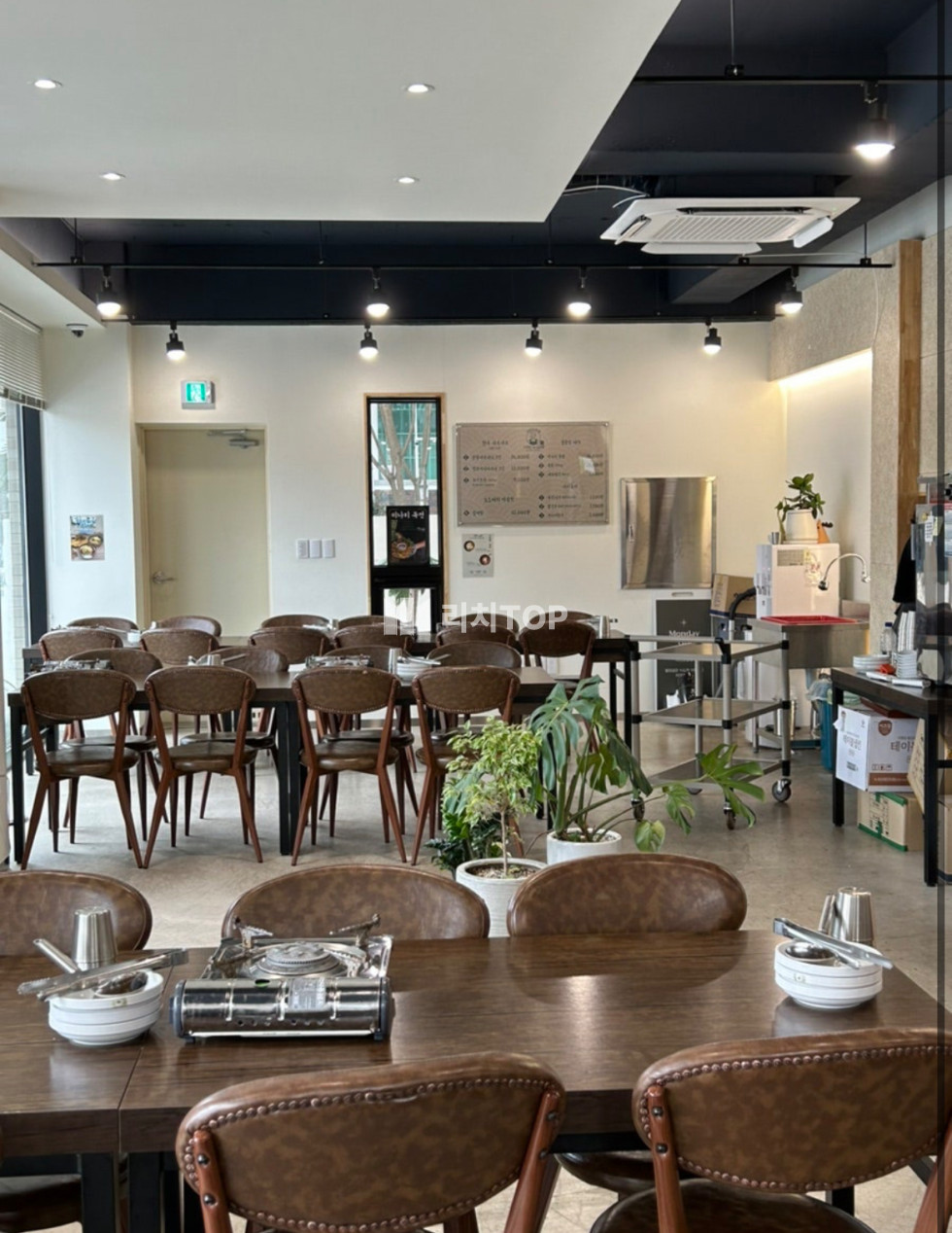 경남 창원시 성산구 용호동 가로수길 신축 상가, 주류판매 가능, 화이트톤 멋진 외관, 매장 앞 주차 가능 월세 매물번호 13210 사진 1