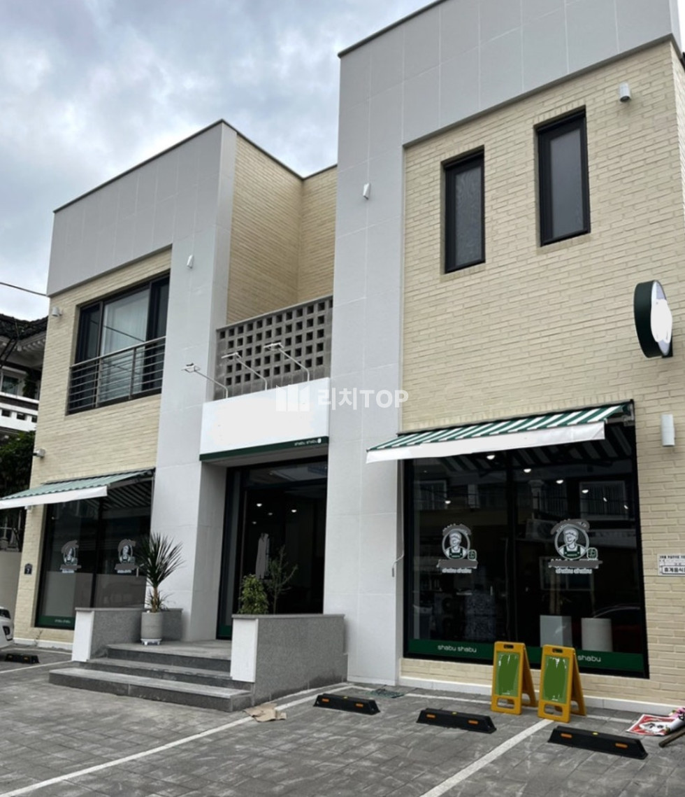 경남 창원시 성산구 용호동 가로수길 신축 상가, 주류판매 가능, 화이트톤 멋진 외관, 매장 앞 주차 가능 월세 매물번호 13210 사진 2