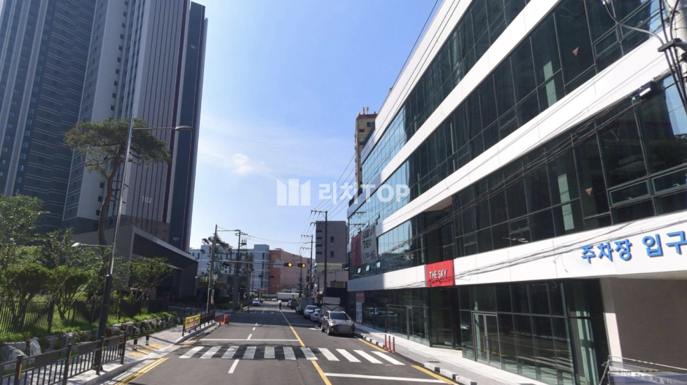 경남 창원시 마산회원구 양덕동 마산 양덕동 대단지 아파트 더스카이 상가 2층 대형 임대 월세 매물번호 13235 사진 1