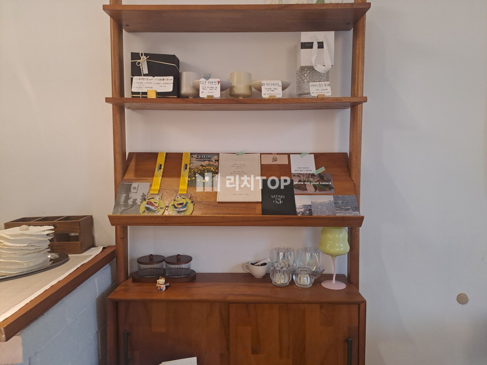 경남 창원시 성산구 사파동 사파초등학교 인근, 카페자리 임대, 깔끔한 건물 외관 월세 매물번호 13294 사진 2