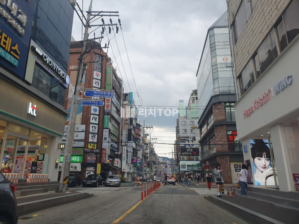 경남 창원시 성산구 상남동 \u2705\ufe0f상남동 1층 대형상가임대/ 실70평/ 도로전면/ 광고노출효과 최고/ 교차로 사거리인근 유동인구 최다/전연령층 타깃 영업가능/낮밤 모두 유동인구 많음/고깃집, 대형판매점, 베이커리,프랜차이즈 음식점 추천! 월세 매물번호 13430 사진 1