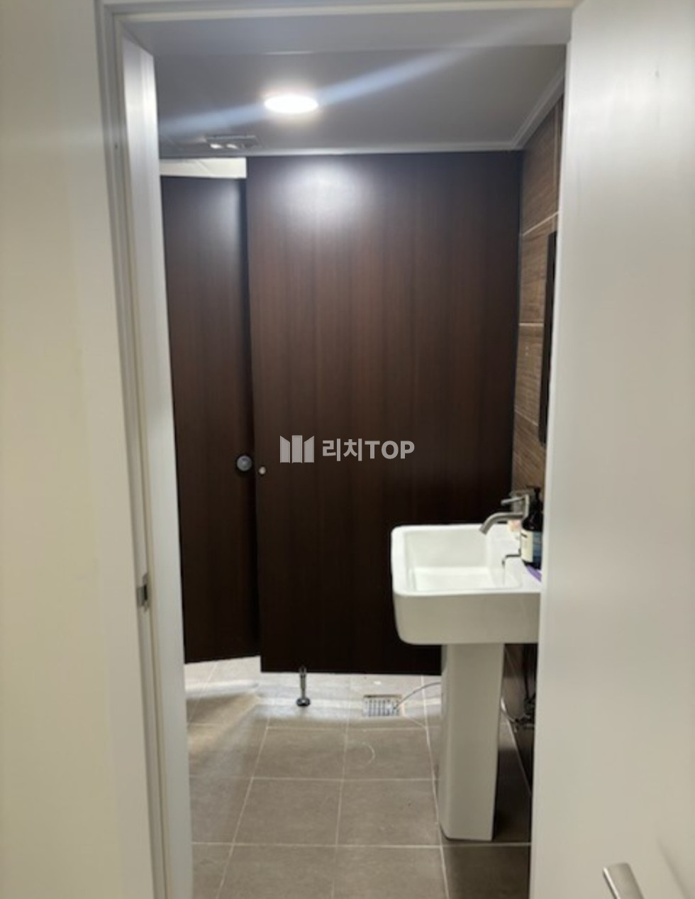 경남 창원시 성산구 남양동 \u2714\ufe0f 남양동 2층 상가 임대 2-5층 학원건물로 교습소, 사무실등 추천 월세 매물번호 13440 사진 3