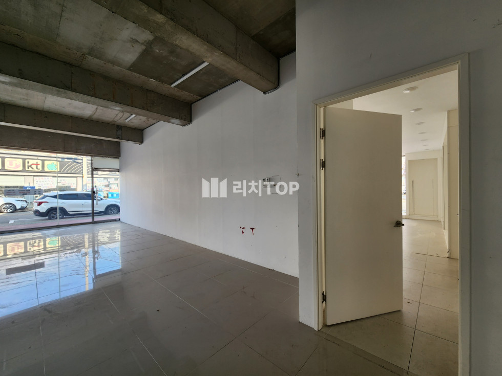 경남 창원시 성산구 중앙동 \u2714\ufe0f 중앙동 1층상가 임대 대로옆 코너각지 사방이 잘보이는 곳 가시성 최고 월세 매물번호 13475 사진 9