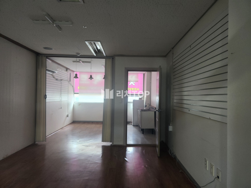 경남 창원시 의창구 명서동 \u2714\ufe0f 명서동 두산위브 주상가 2층 임대 공부방, 뷰티샵, 사무실등 추천 월세 매물번호 13477 사진 2