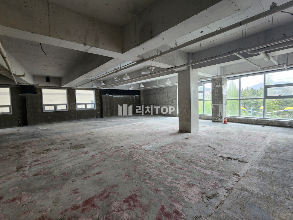 경남 창원시 의창구 서상동 \u2714\ufe0f 서상동 횡단보도앞 메인 건물 상가 임대 사무실, 체육관 등 추천 월세 매물번호 13775 사진 2