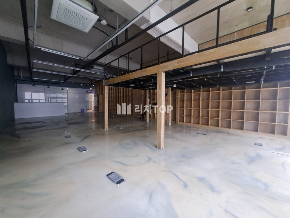 경남 창원시 의창구 사림동 인테리어 완비된 사무실, 즉시입주 가능 월세 매물번호 13779 사진 1