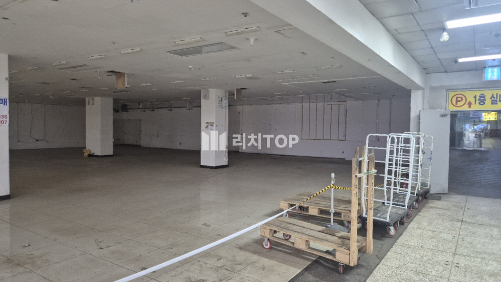 경남 창원시 성산구 상남동 창원 상남시장 1층 대형 판매시설 임대｜전용 136평·양방향 노출 우수점포 월세 매물번호 13987 사진 2