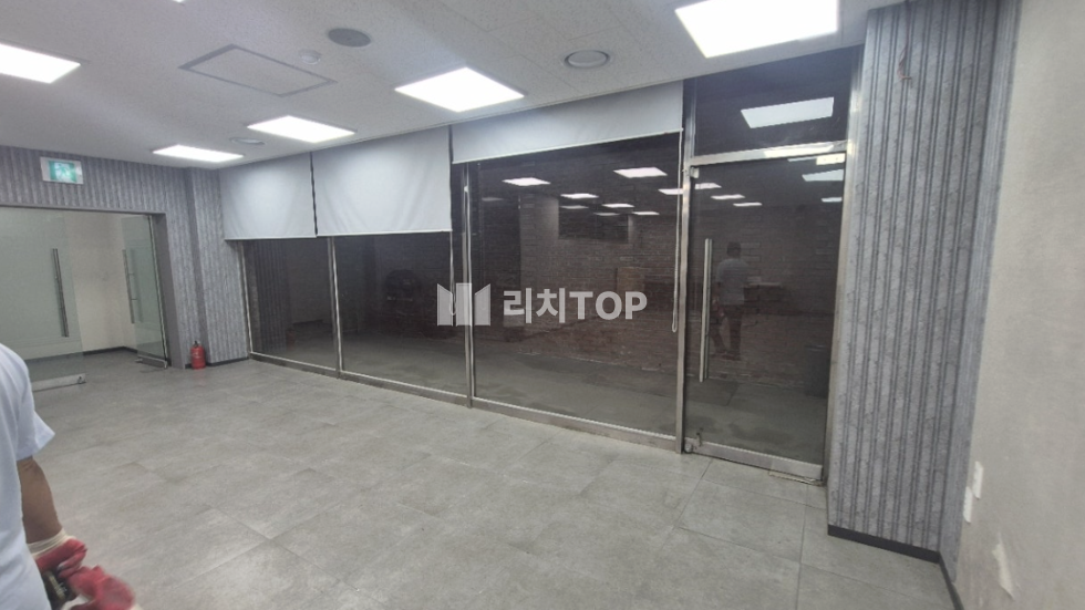 경남 창원시 성산구 상남동 창원 상남동 대형 사무실 임대 │ 대표 프랜차이즈 건물 지하 177평! 넓은 공간을 합리적인 임대료로 월세 매물번호 14049 사진 3