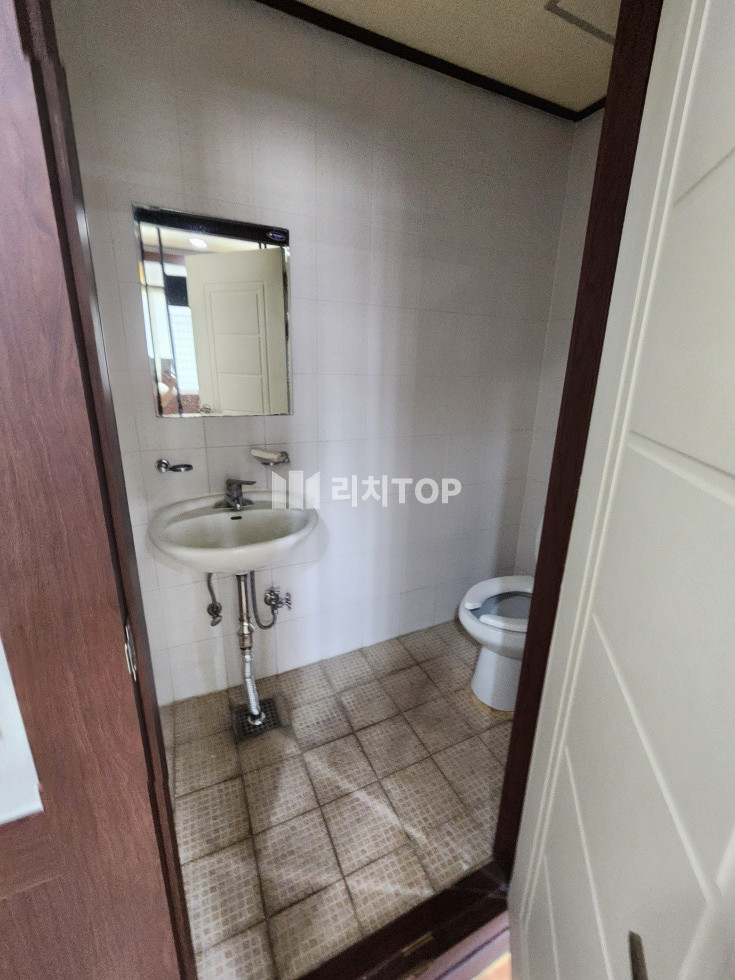 경남 창원시 성산구 신월동 ✔️ 저렴한 사무실 임대 에어컨 설비 실내화장실 월세 매물번호 14086 사진 2