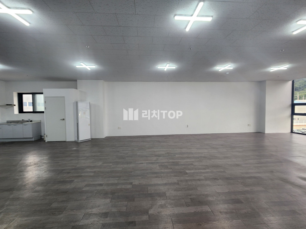 경남 창원시 성산구 성주동 ✔️ 30평대 사무실 임대 현재 인테리어 완료 새에어컨 설치 월세 매물번호 14142 사진 8