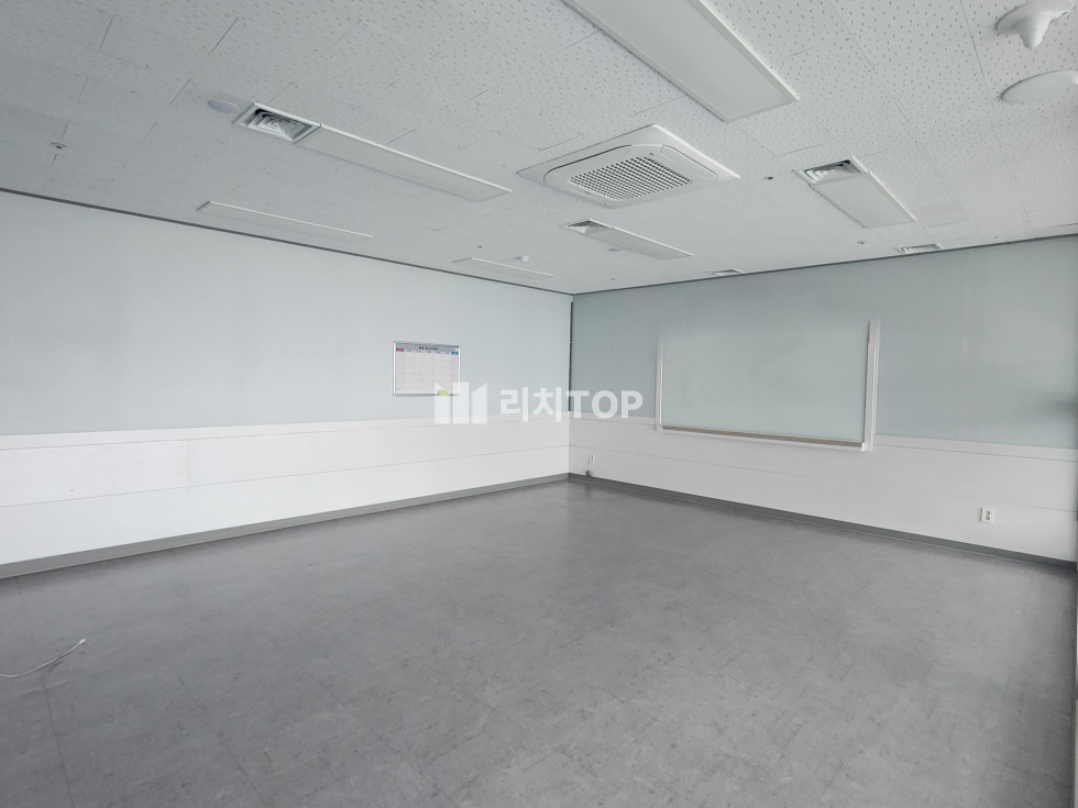 경남 창원시 의창구 팔용동 ✔️ 팔용동 인테리어 잘된 중대형 사무실 무권리 임대 월세 매물번호 14144 사진 5