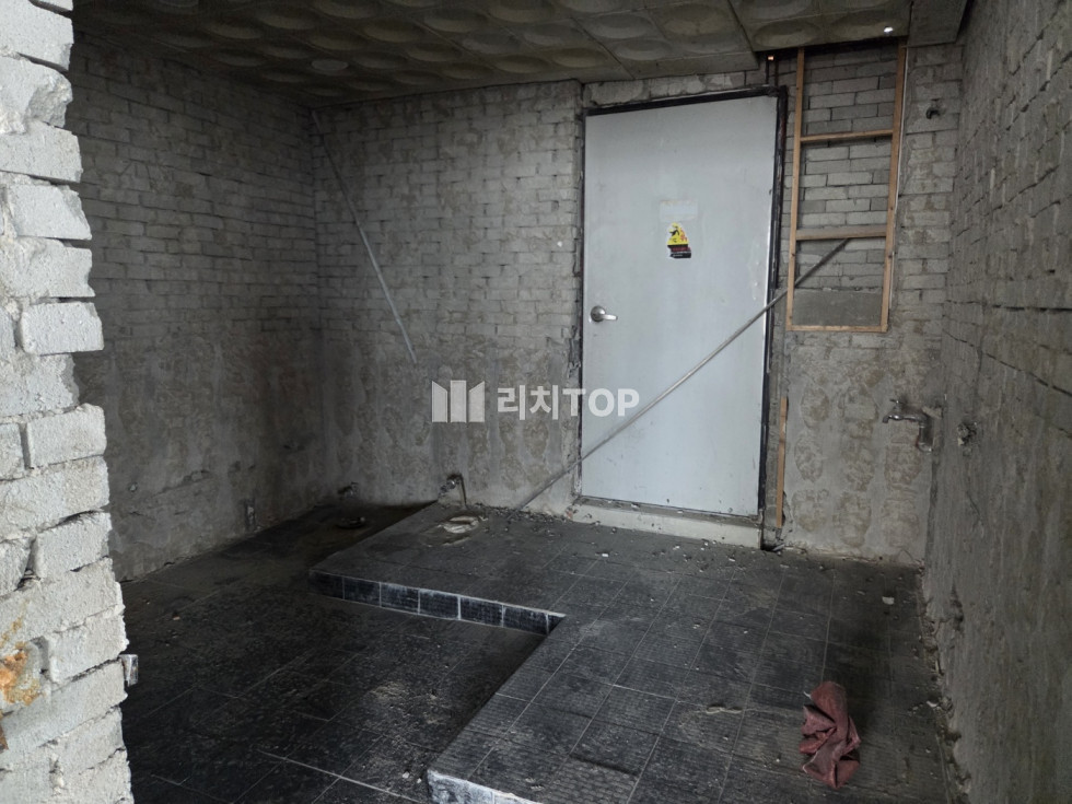 경남 창원시 성산구 상남동 [상남동 대형상가] 내부 싹 철거된 권리금 없는 대형상가 있습니다. 들어오셔서 인테리어만 하세요 월세 매물번호 14614 사진 4