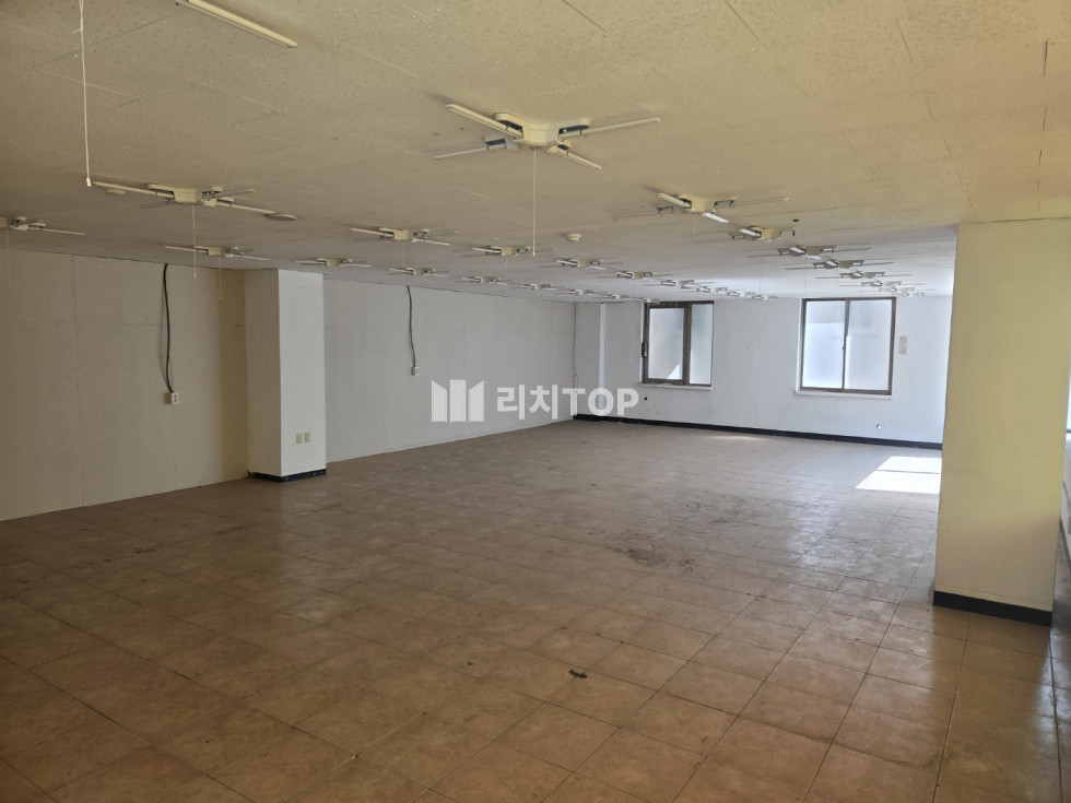 경남 창원시 성산구 상남동 [상남동 상가 임대] 이 자리 40평대 학원 판매점 사무실 상담실 추천드립니다. 월세 매물번호 14624 사진 5