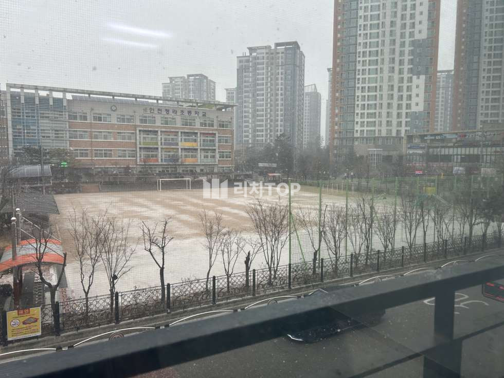 인천 서해구 청라동 청라2단지 / 방3&화2 / 전세 / 막힘없는뷰 / 1층음식점X / 즉시입주 전세 매물번호 10202 사진 1