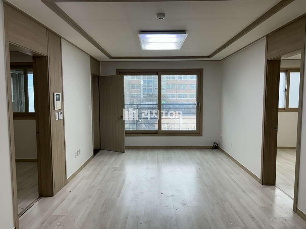 인천 서해구 청라동 청라2단지 / 방3&화2 / 전세 / 막힘없는뷰 / 1층음식점X / 즉시입주 전세 매물번호 10202 사진 2