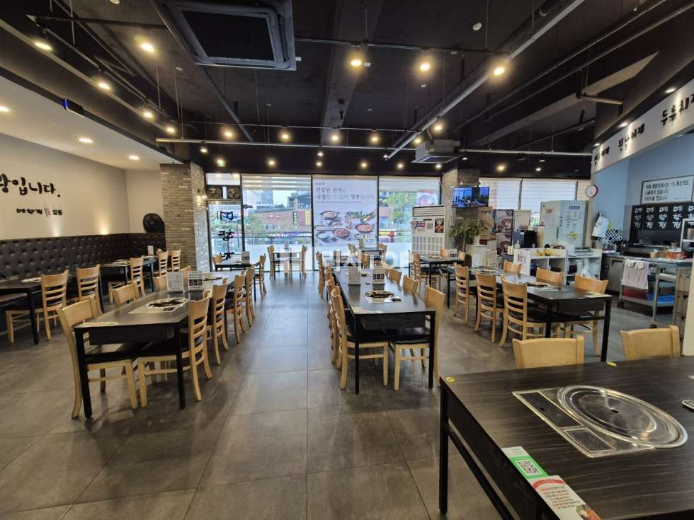 인천 서해구 청라동 청라 커낼웨이 수변뷰 1층 48평 한식집 임대 월세 매물번호 10448 사진 3