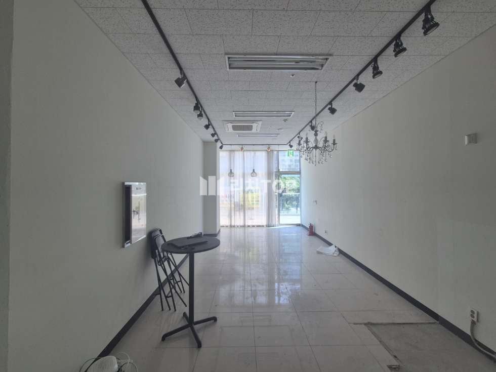 인천 서해구 청라동 청라 봄빌딩 1층 수변뷰 공실점포 임대 월세 매물번호 10436 사진 1