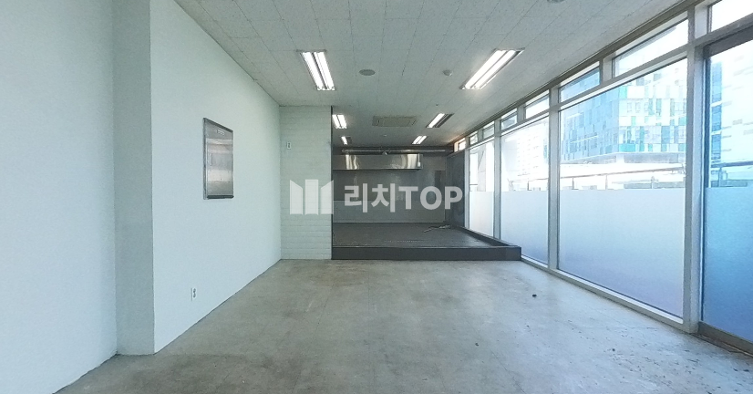 인천 서해구 청라동 청라 봄빌딩 2층 식당 추천 ,공실, 즉시입주, 무권리 상가임대 월세 매물번호 10547 사진 1